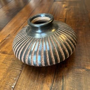 Roger Calero Signed, Nicaraguan Hand-Painted Earthenware Carved Olla.